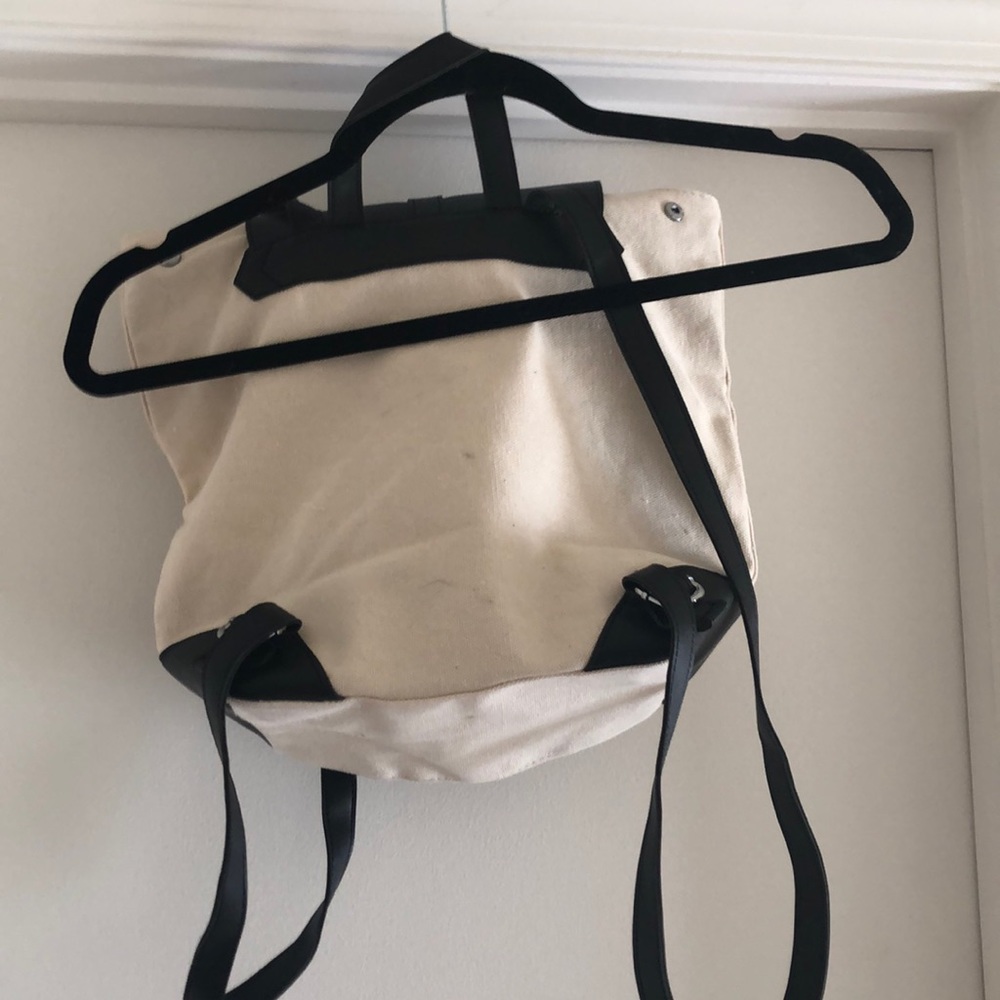 Back pack - Picture 2 of 3
